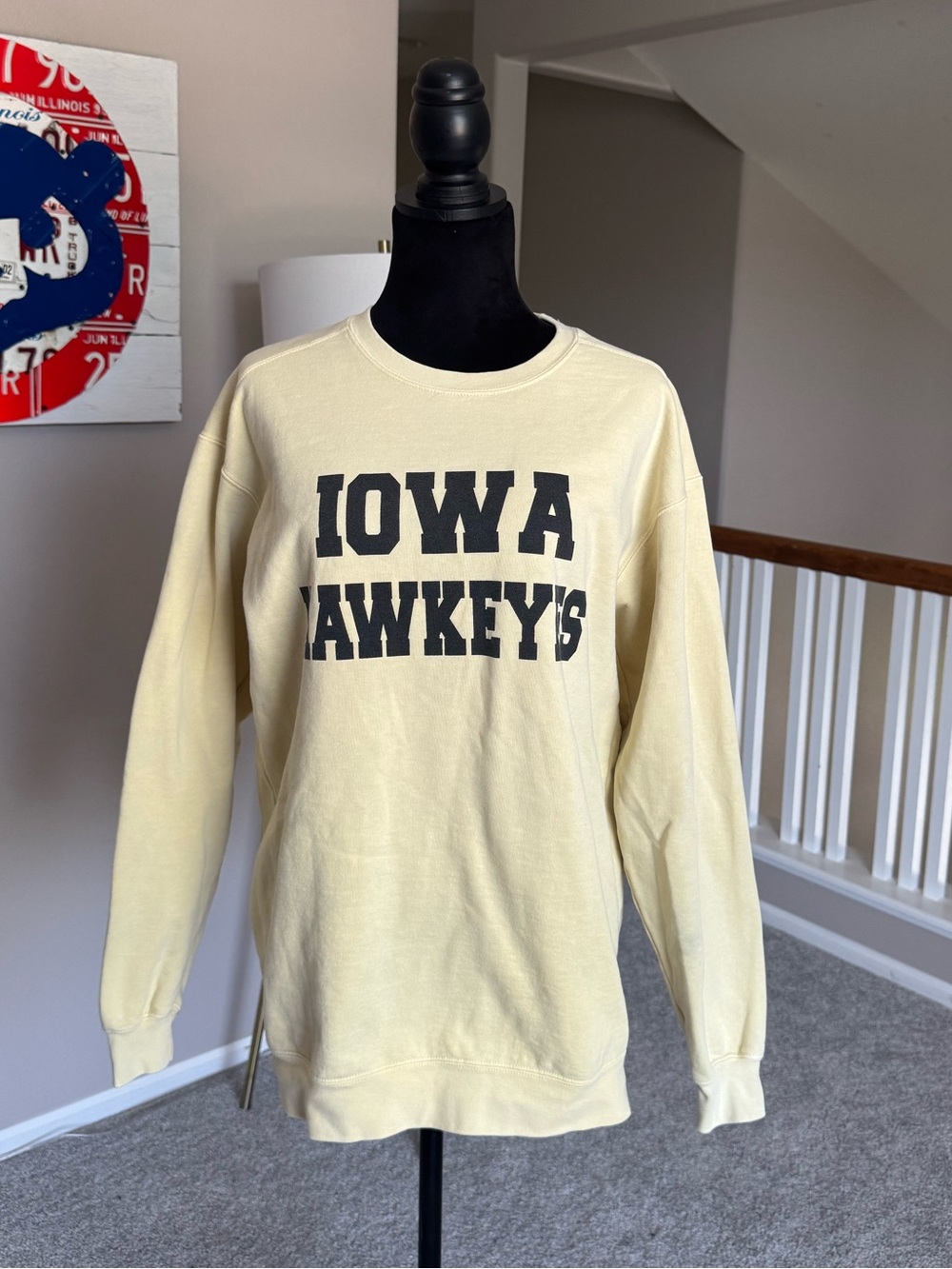 Iowa Hawkeyes vintage Wash Yellow Sweatshirt Medium Comfort Colors